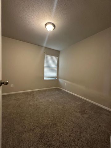 627 W Live Oak Street, Angleton, TX 77515