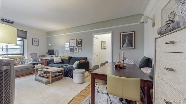 72-34 Austin St F7, Forest Hills, NY 11375