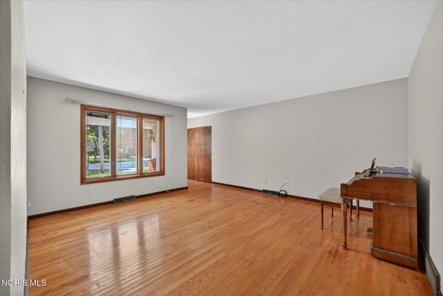 6011 Cemetery Road, Whitehouse, OH 43571