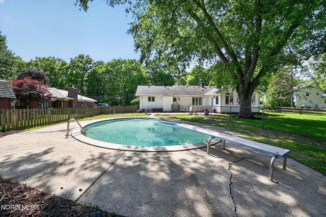 6011 Cemetery Road, Whitehouse, OH 43571