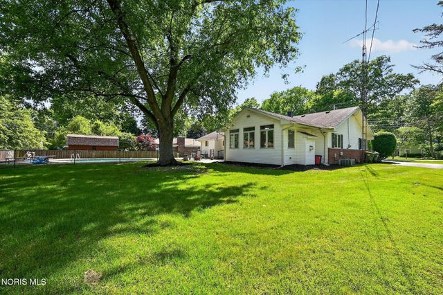 6011 Cemetery Road, Whitehouse, OH 43571