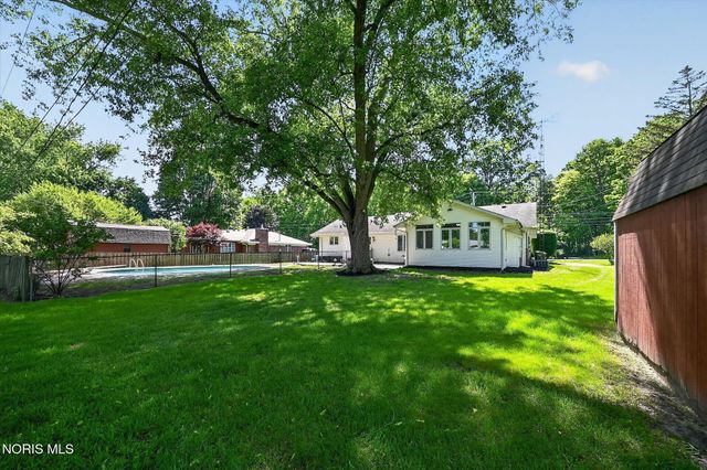 6011 Cemetery Road, Whitehouse, OH 43571