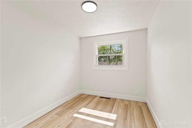 1015 Van Arden Drive, Vandalia, OH 45377