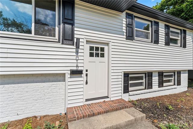 1015 Van Arden Drive, Vandalia, OH 45377