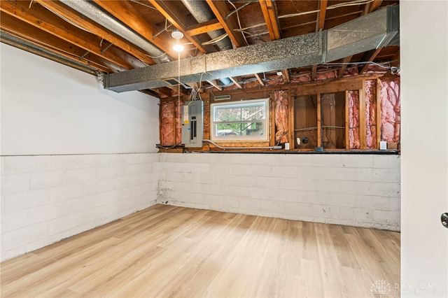 1015 Van Arden Drive, Vandalia, OH 45377