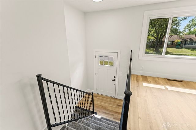 1015 Van Arden Drive, Vandalia, OH 45377