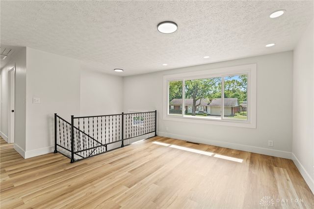 1015 Van Arden Drive, Vandalia, OH 45377