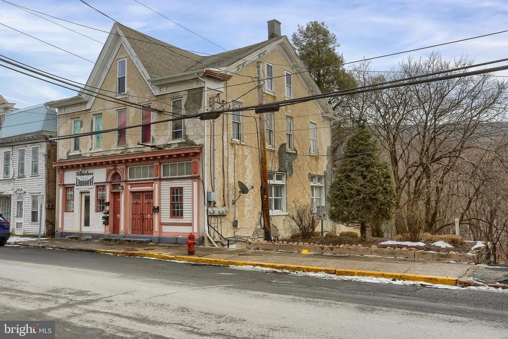 100 E MARKET ST, Williamstown, PA 17098