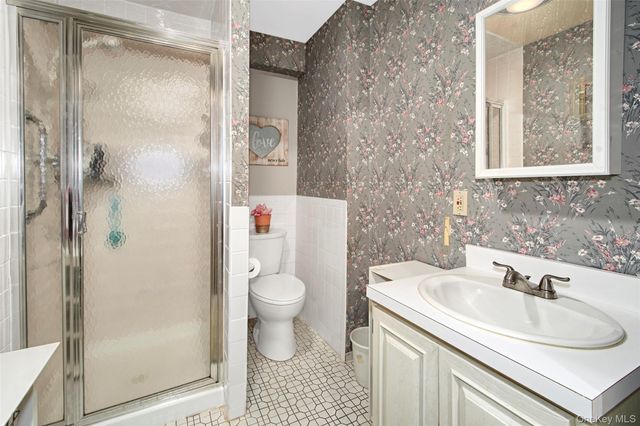 100 Lakeview Avenue, Valhalla, NY 10595