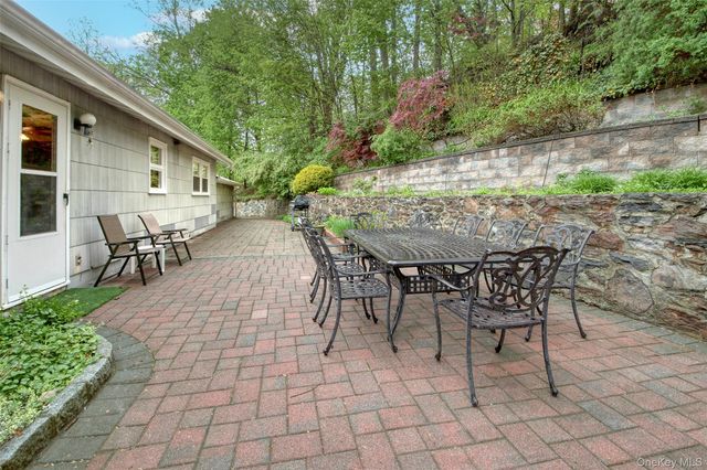 100 Lakeview Avenue, Valhalla, NY 10595