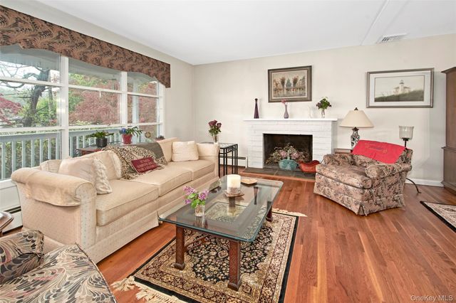 100 Lakeview Avenue, Valhalla, NY 10595