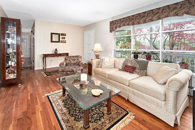 100 Lakeview Avenue, Valhalla, NY 10595