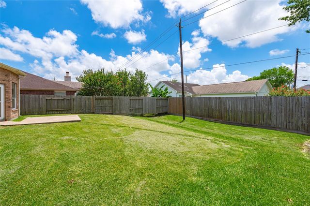 327 Holly Branch Lane, Kemah, TX 77565
