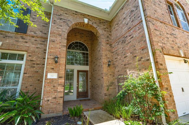 327 Holly Branch Lane, Kemah, TX 77565