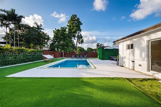 10658 NE 11th Ave, Miami Shores, FL 33138