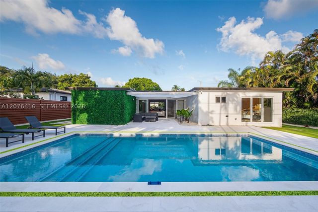10658 NE 11th Ave, Miami Shores, FL 33138