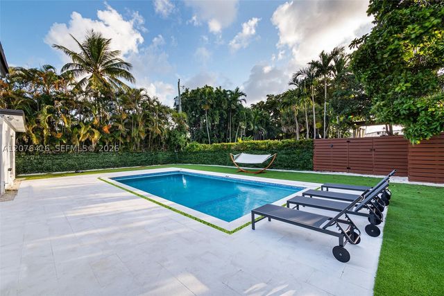 10658 NE 11th Ave, Miami Shores, FL 33138