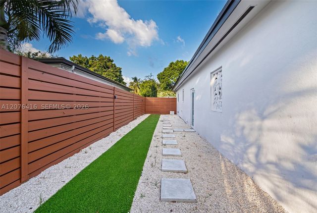 10658 NE 11th Ave, Miami Shores, FL 33138