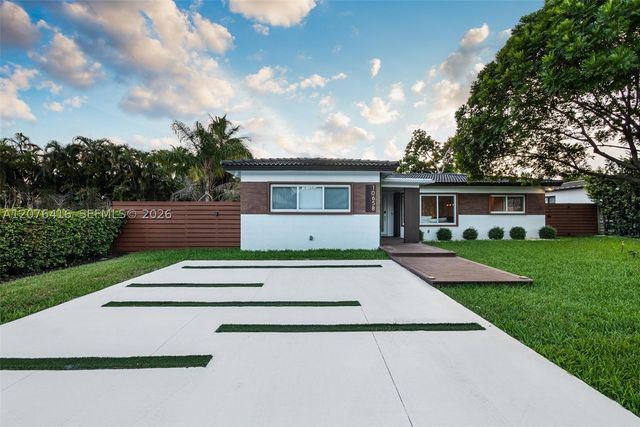 10658 NE 11th Ave, Miami Shores, FL 33138