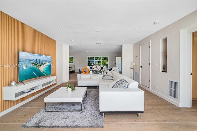 10658 NE 11th Ave, Miami Shores, FL 33138