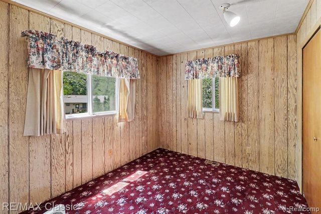 250 E Canyon Drive, Milford, MI 48380