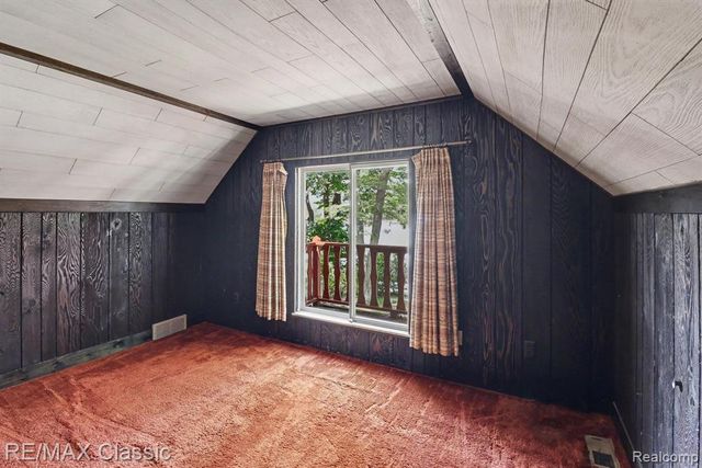 250 E Canyon Drive, Milford, MI 48380