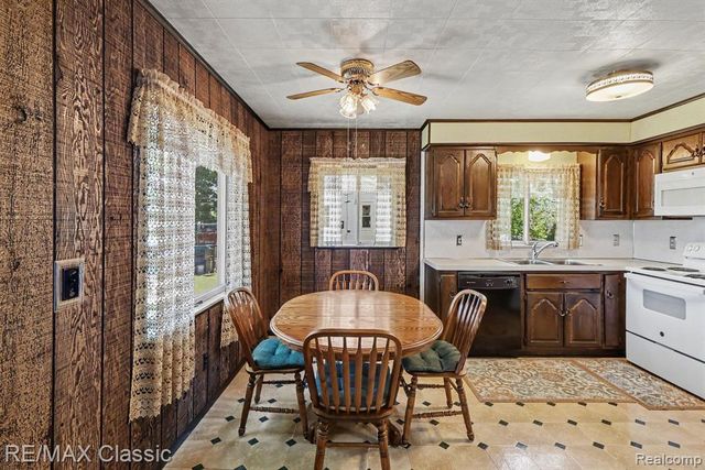 250 E Canyon Drive, Milford, MI 48380
