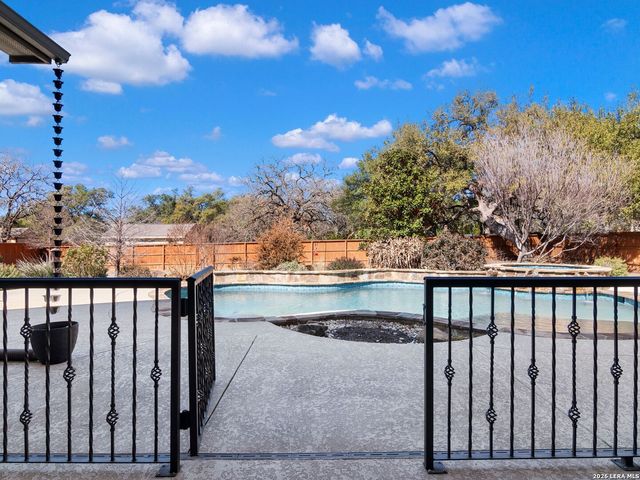 30142 Setterfeld Circle, Fair Oaks Ranch, TX 78015