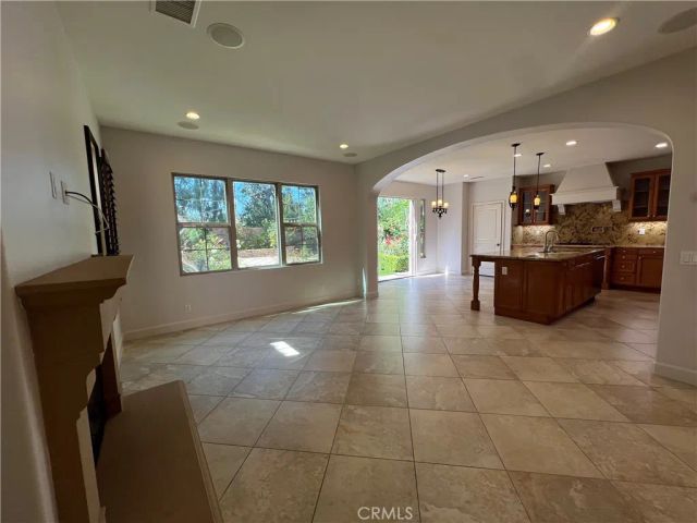 27 Tree Clover, Irvine, CA 92618