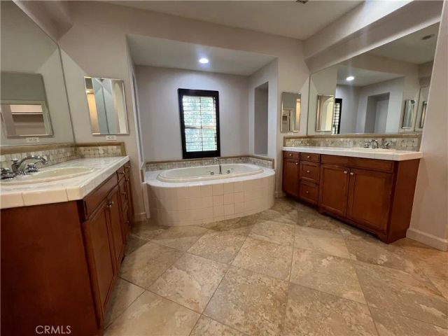 27 Tree Clover, Irvine, CA 92618