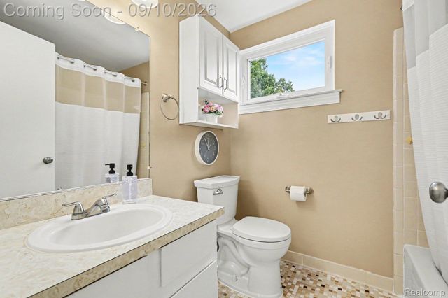 6023 Beaufort Drive, Canton Charter Township, MI 48187