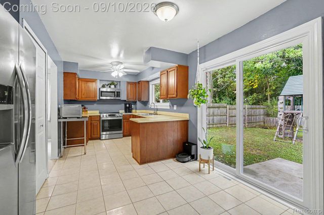 6023 Beaufort Drive, Canton Charter Township, MI 48187