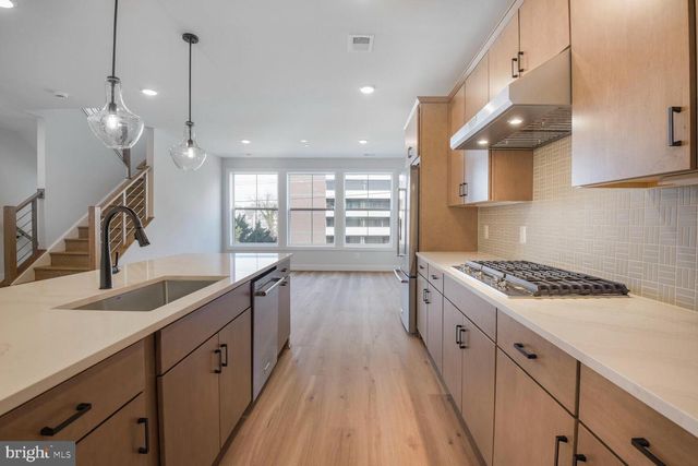 6020 MONTROSE RD, North Bethesda, MD 20852