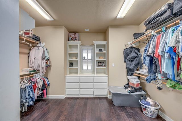3722 Lake Hawkins Ct, Robstown, TX 78380