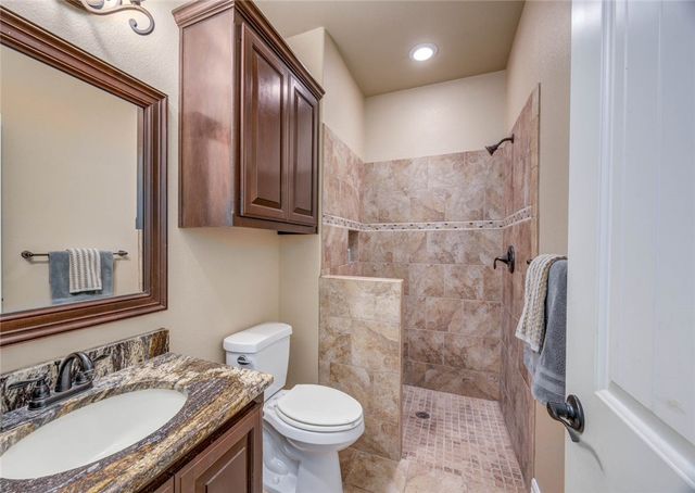 3722 Lake Hawkins Ct, Robstown, TX 78380