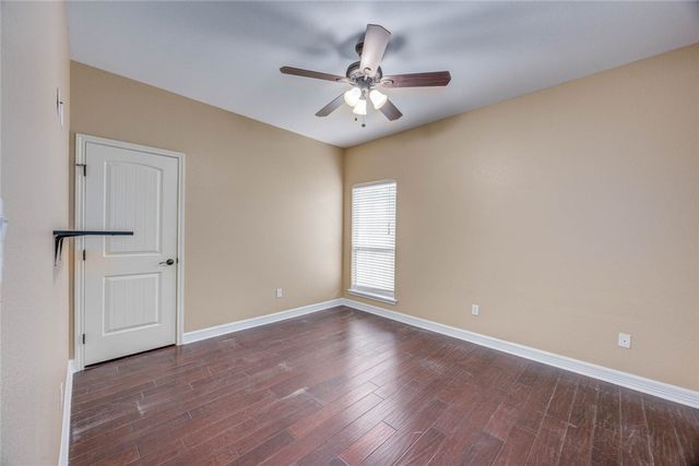 3722 Lake Hawkins Ct, Robstown, TX 78380
