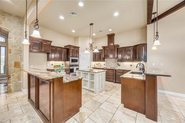 3722 Lake Hawkins Ct, Robstown, TX 78380