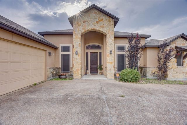 3722 Lake Hawkins Ct, Robstown, TX 78380