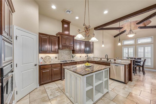 3722 Lake Hawkins Ct, Robstown, TX 78380