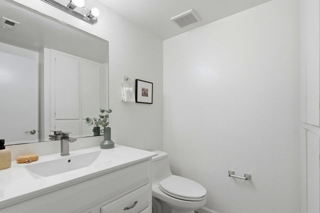 831 W California Avenue M, Sunnyvale, CA 94086