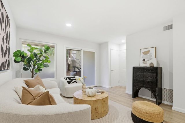 831 W California Avenue M, Sunnyvale, CA 94086