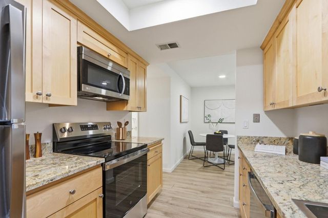 831 W California Avenue M, Sunnyvale, CA 94086
