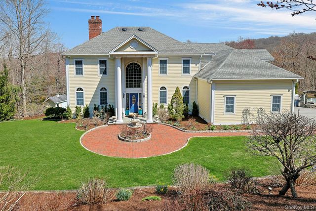 350 Wooded Hill Court, Chappaqua, NY 10514