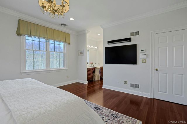 350 Wooded Hill Court, Chappaqua, NY 10514