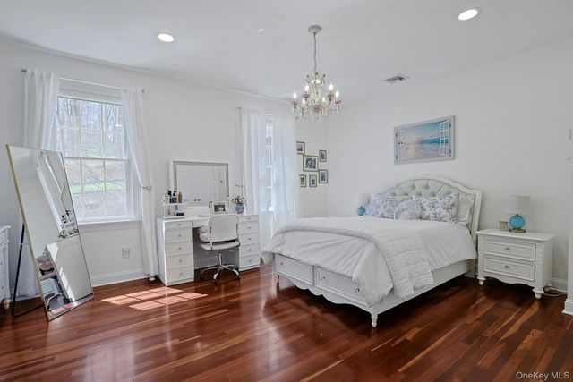 350 Wooded Hill Court, Chappaqua, NY 10514