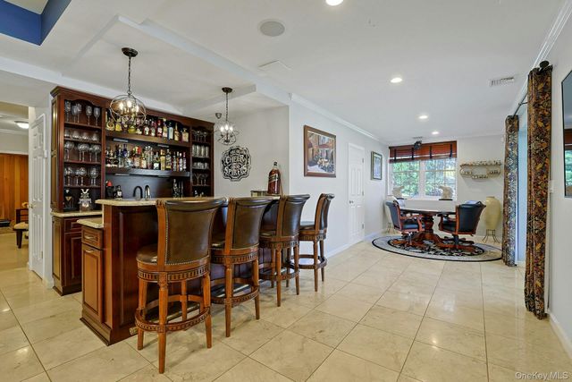 350 Wooded Hill Court, Chappaqua, NY 10514