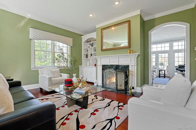 350 Wooded Hill Court, Chappaqua, NY 10514