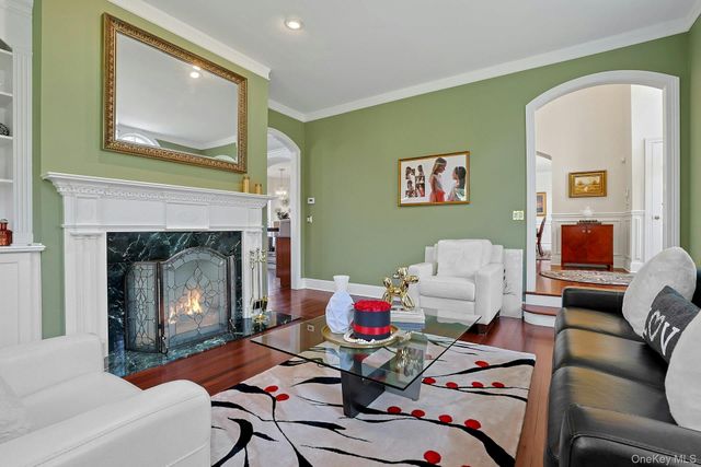 350 Wooded Hill Court, Chappaqua, NY 10514