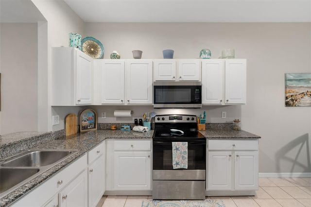 18105 NASSAU POINT DRIVE, Tampa, FL 33647