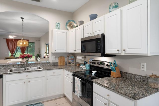 18105 NASSAU POINT DRIVE, Tampa, FL 33647